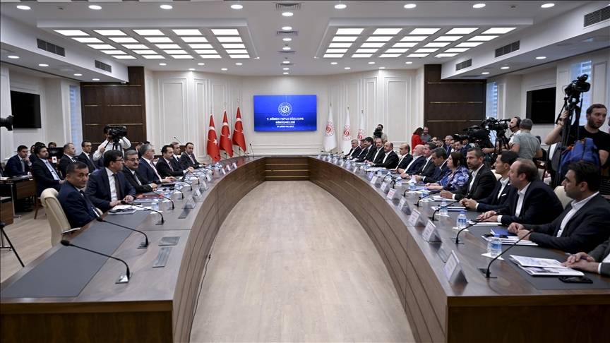 Toplu sözleşme zammı için geri sayım başladı! Memur ve emekli için kira desteği ve ek zam talebi gündemde! 2